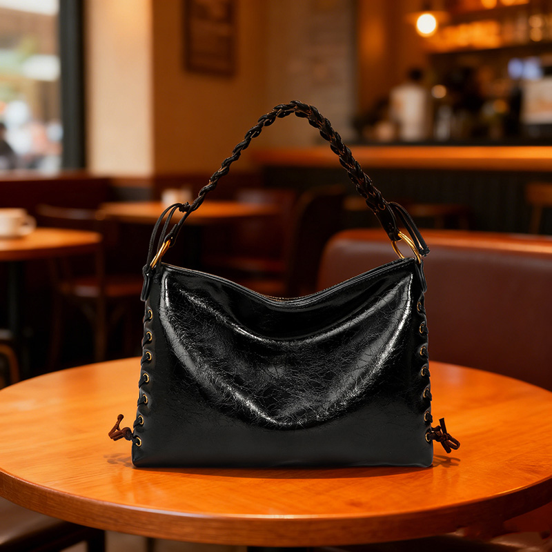 真皮包包女小众设计2025新款油蜡皮大容量复古腋下包高级感斜挎包