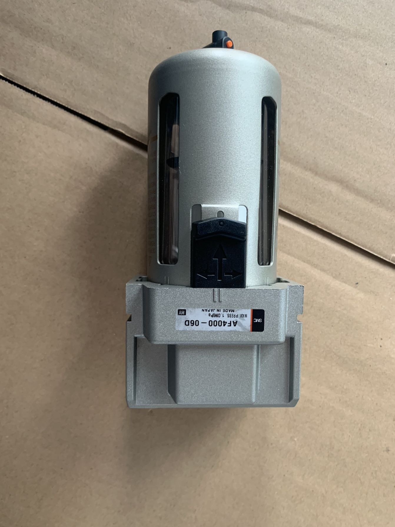 SMC AF4000-06D/04/03/02
过滤器 滤水 金属滤杯  带自动排水功能