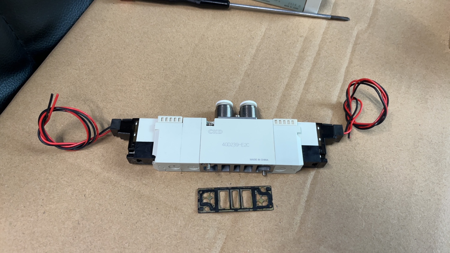 CKD 4GD239-E2C 电磁阀 三位五通 中封电磁阀 原装正品 拆机