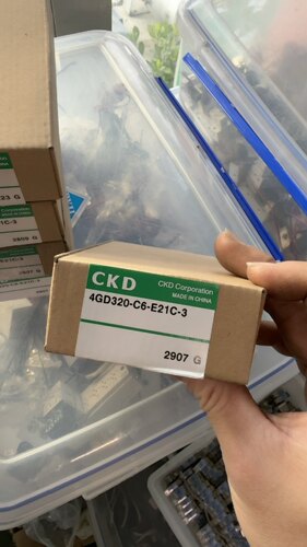 电磁阀4GD320-C6-E21C-3全新原装正品