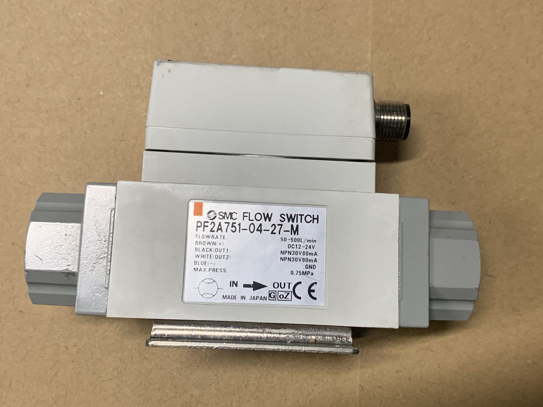 SMC PF2A751-04-27-M 流量计 量程50-500升/min 原装正品拆机