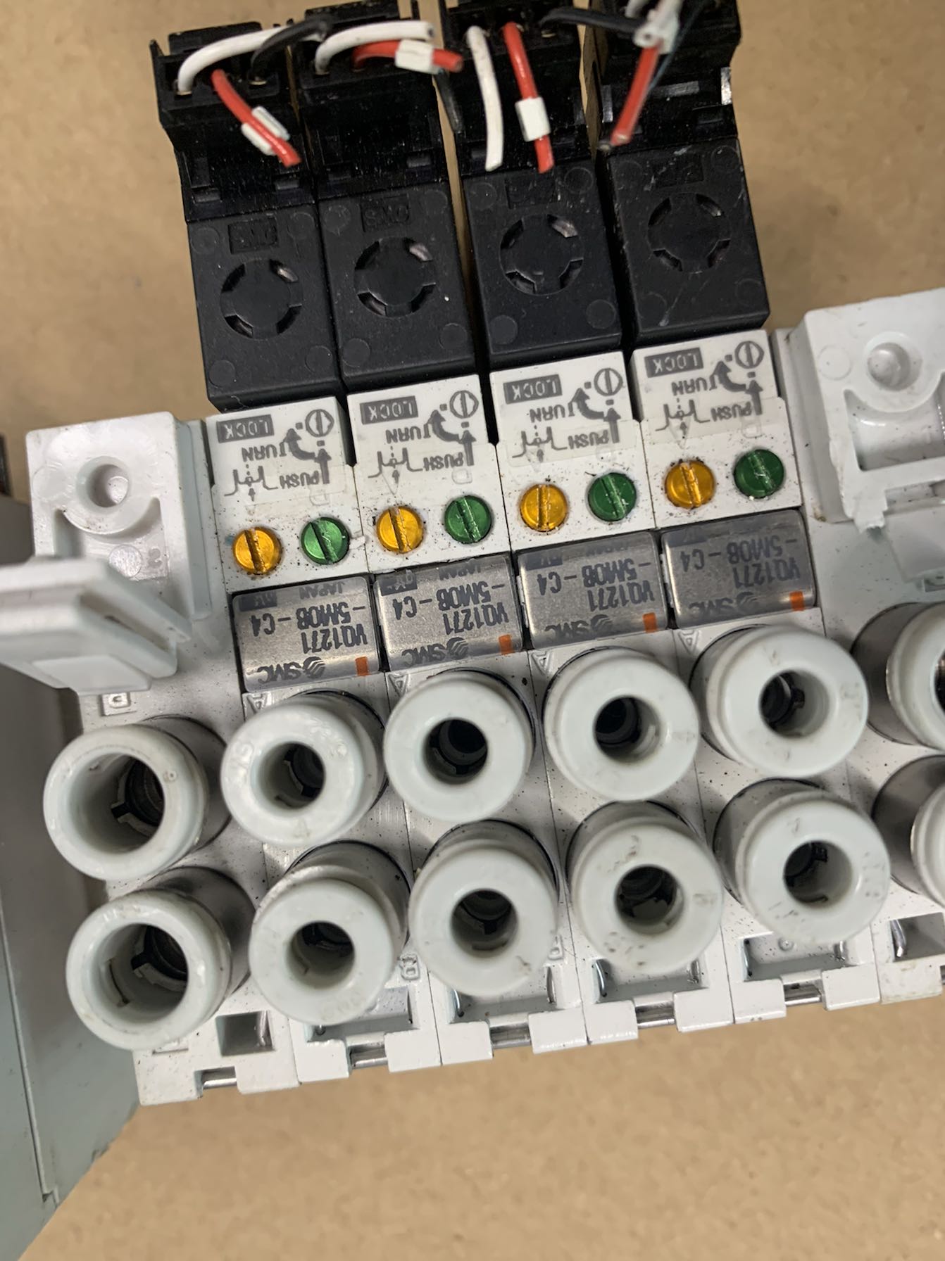 SMC VQ1271-5MOB-C4 VQ1171电磁阀 原装正品 9新拆机