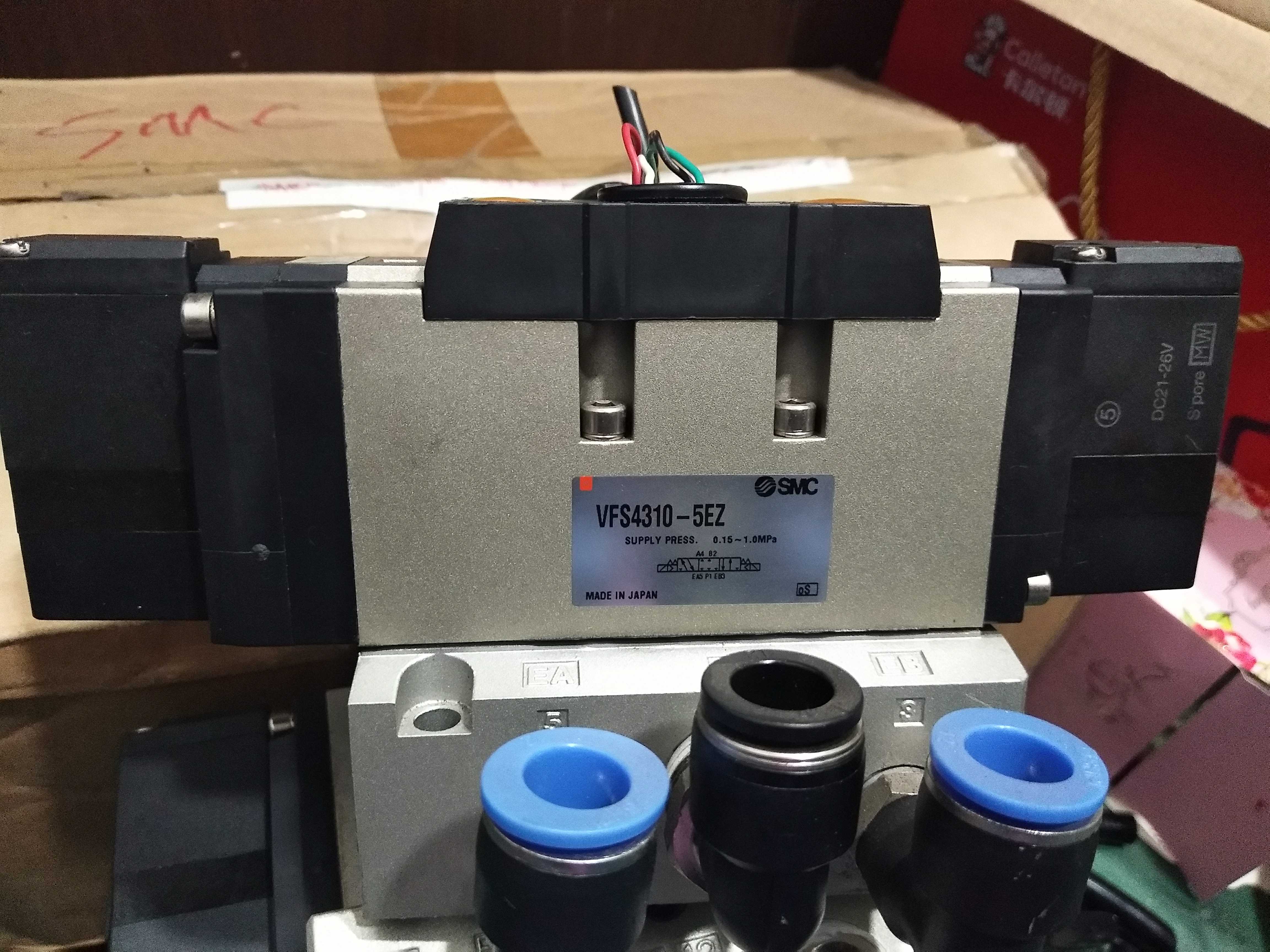 SMC VFS4310-5EZ 电磁阀 中封 九九成新 原装正品