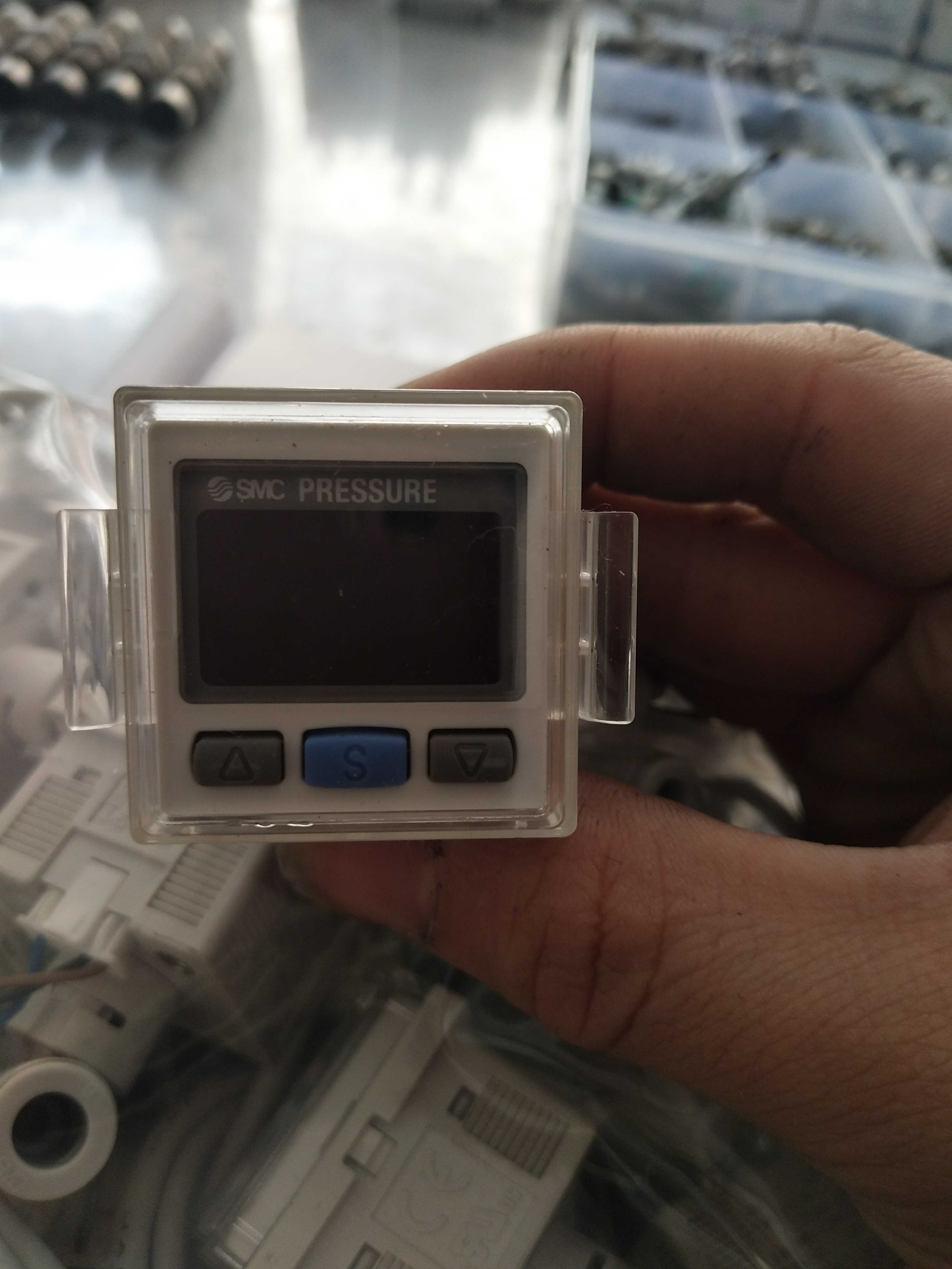 SMC ISE30A-C4L-P-M 压力开关 压力传感器 电子压力表 进口拆机