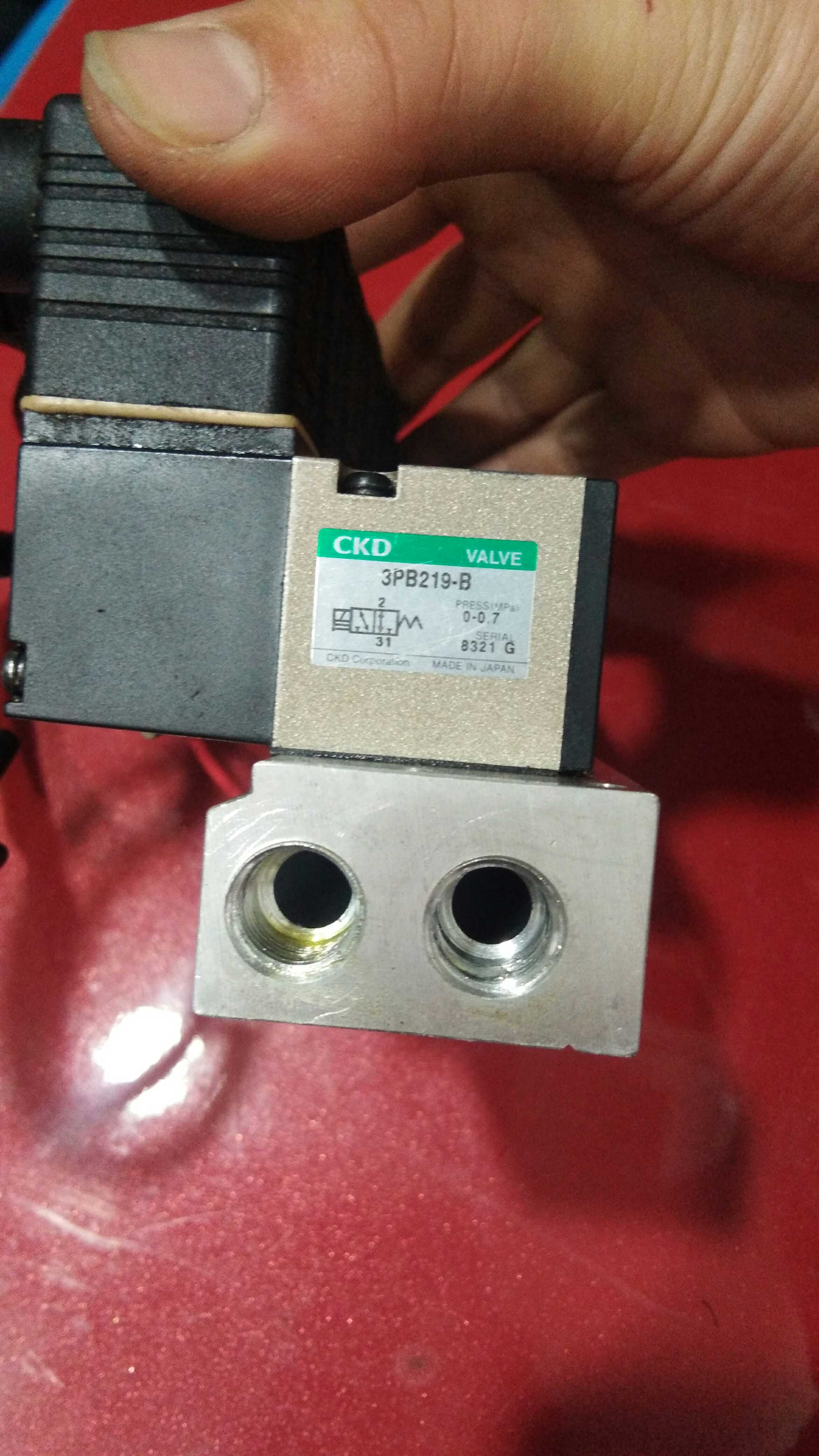 ckd 3PB219-b电磁阀原装进口拆机件 AC220V