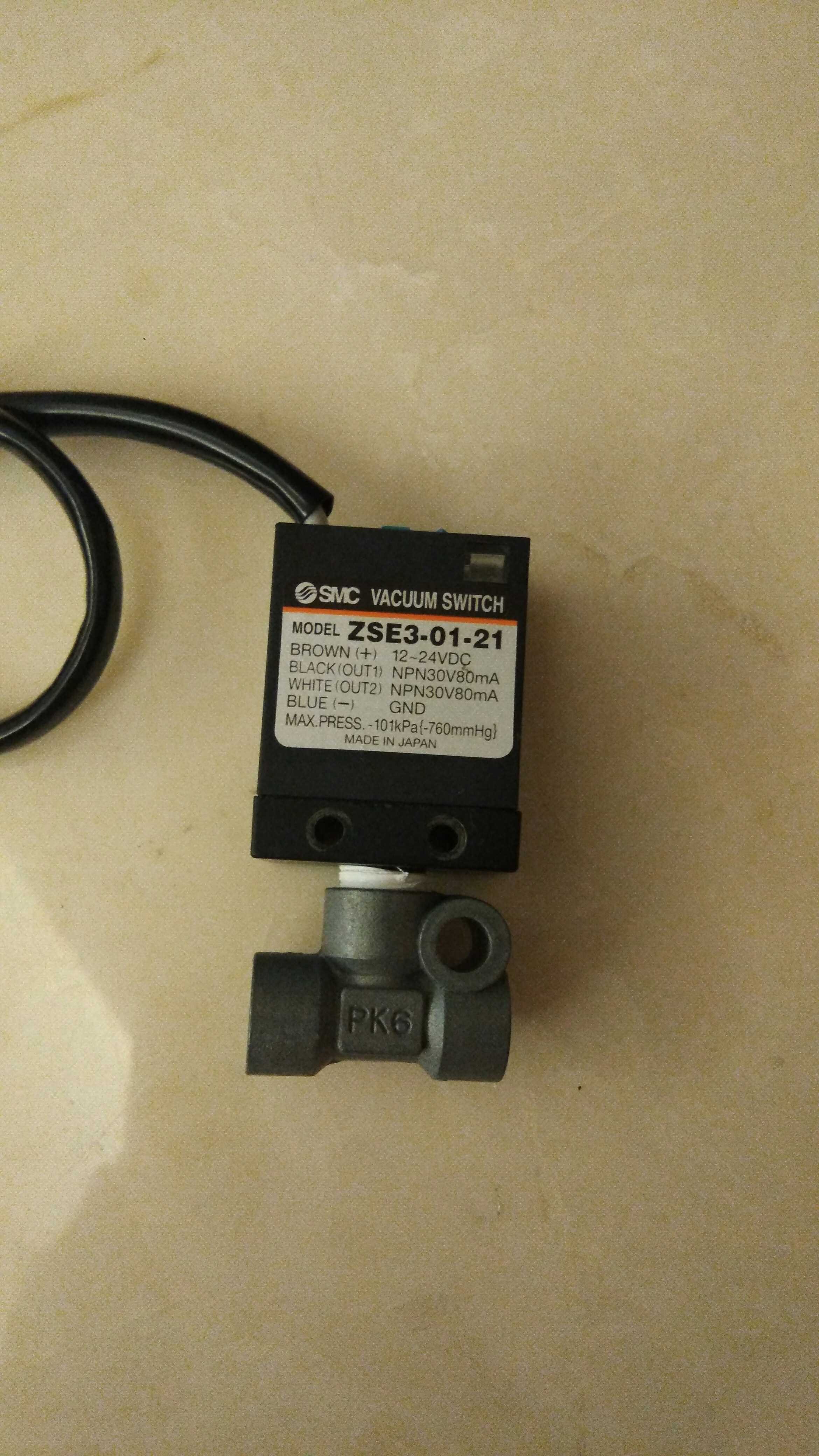 SMC ZSE3-01-21 真空压力开关 压力传感器 带表 原装进口