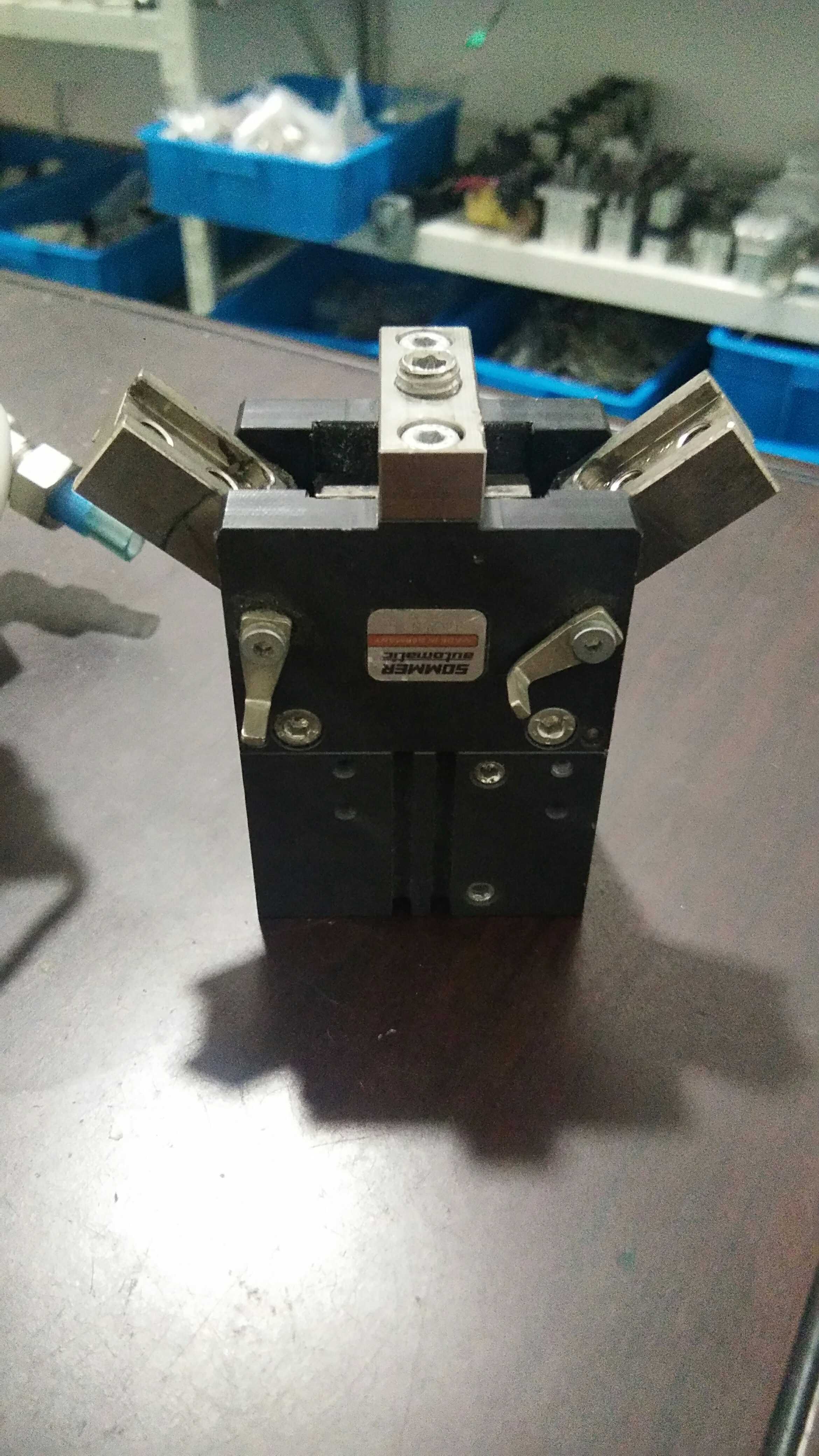 八字德国气动手指