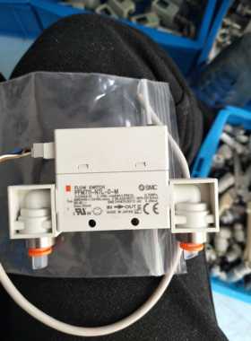 SMC PFM711-N7L-D-M 流量传感器 量程2-100L/min 进口拆机