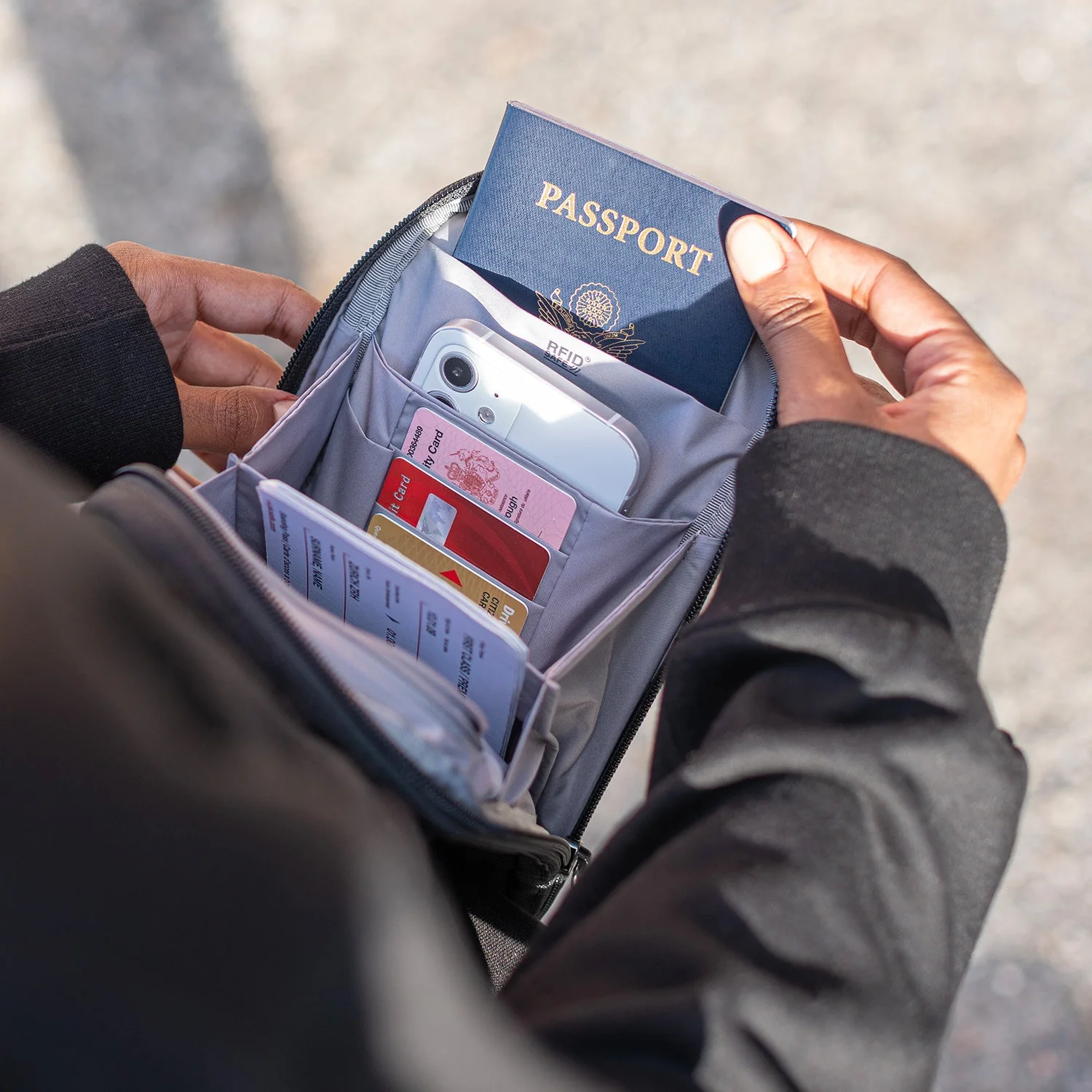 Pacsafe手机证件包防盗刷防刀割