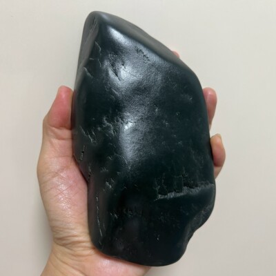 738g新疆和田黑青籽料原石天然玉龙河把件籽玉原石黑羊脂料