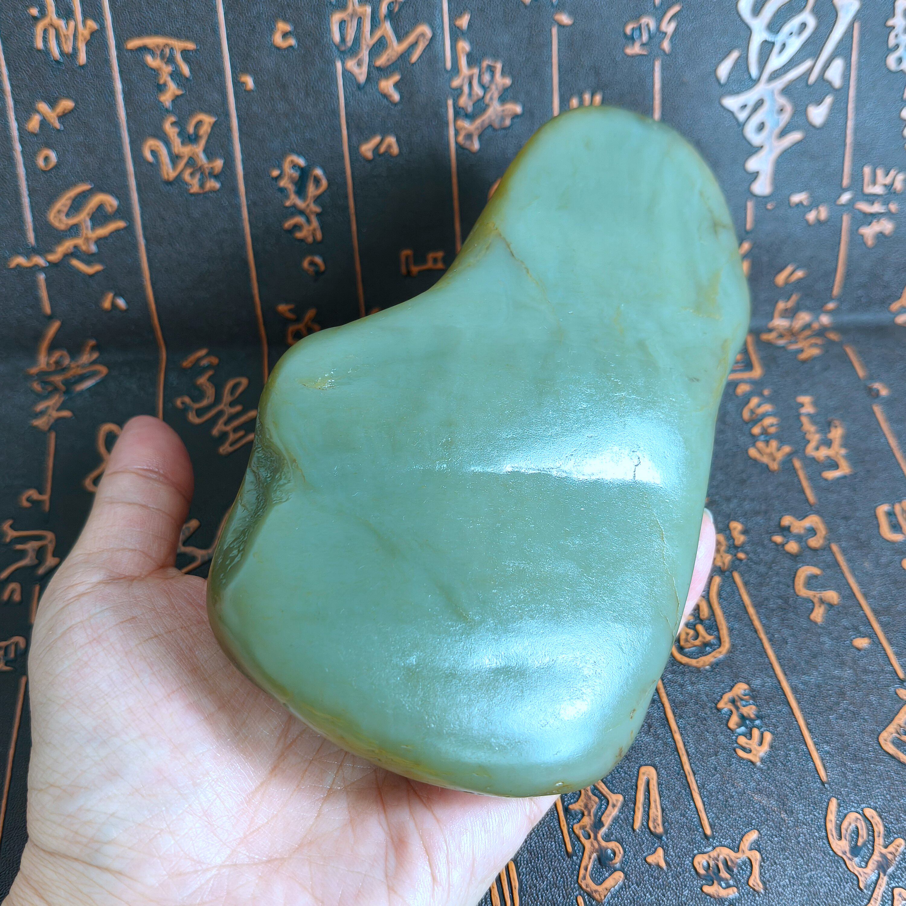 560g新疆和田青玉籽料原石 天然玉龙河无修青玉羊脂把件牌子料