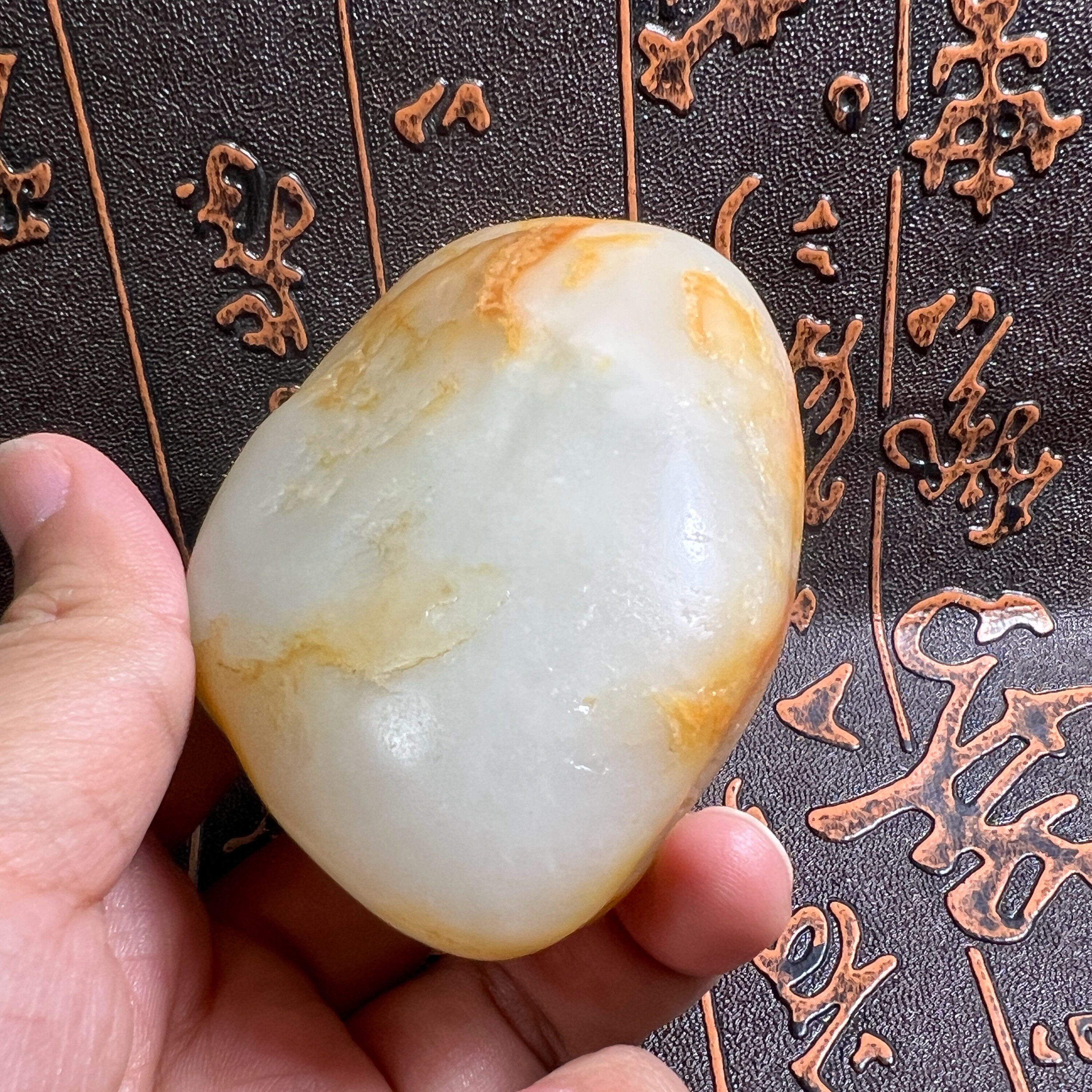 160g新疆天然和田白玉籽料原石天然黄皮洒金皮手把件油润玉龙河独