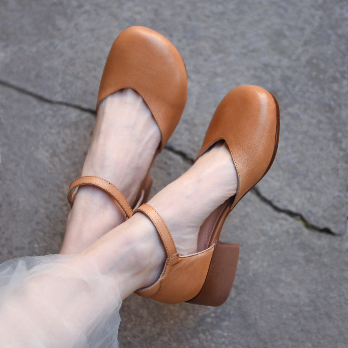 阿木粗跟包头凉鞋女2025年新款