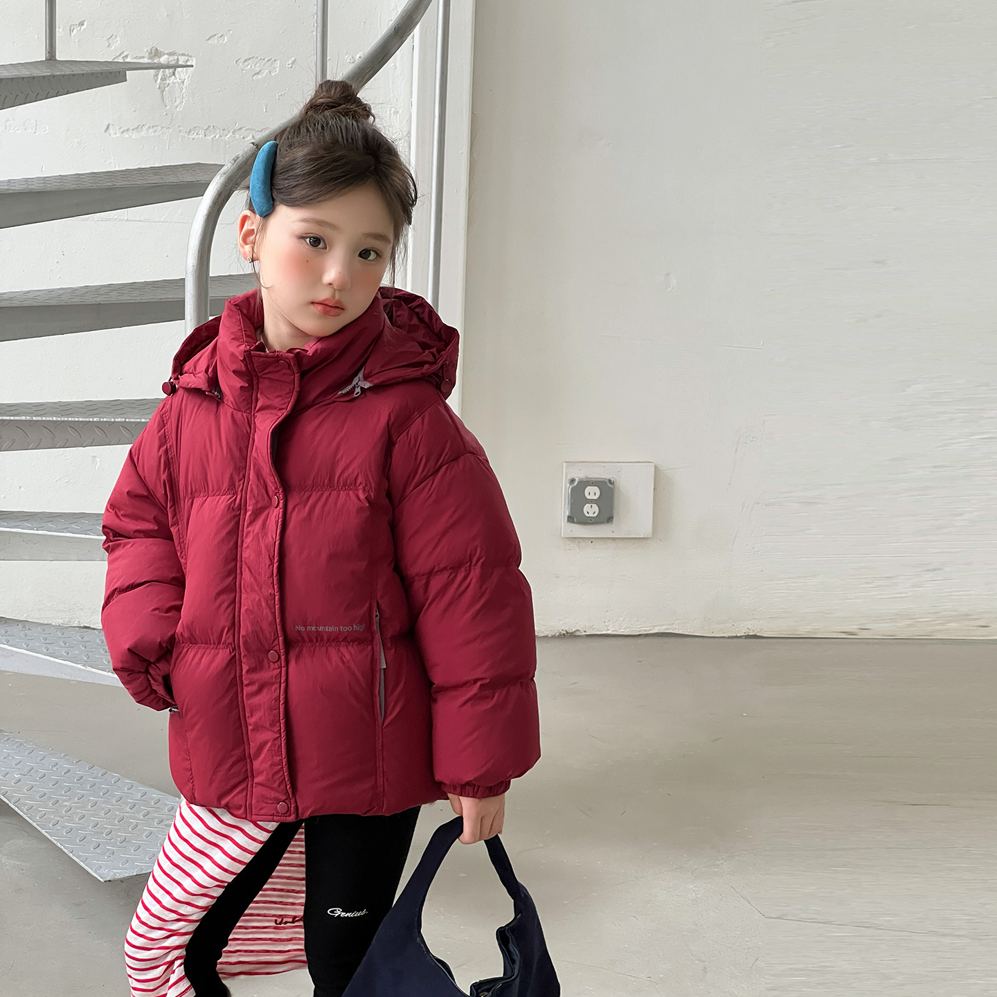 三防女童短款加厚羽绒服充绒量高