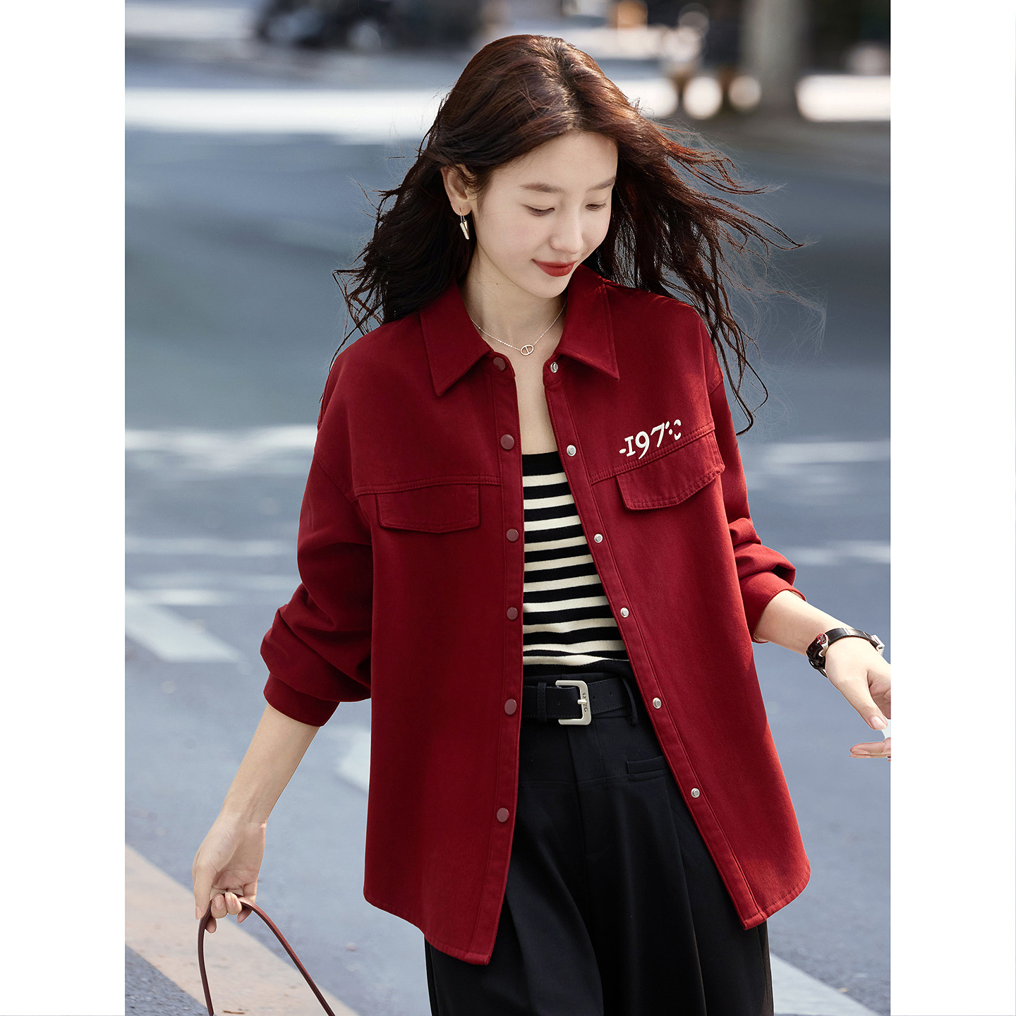 苏醒的乐园2025秋季新款加绒休闲翻领字母刺绣衬衫外套上衣女装,女装/女士精品,短外套,淘宝优惠券,粉丝福利购,淘宝优惠卷