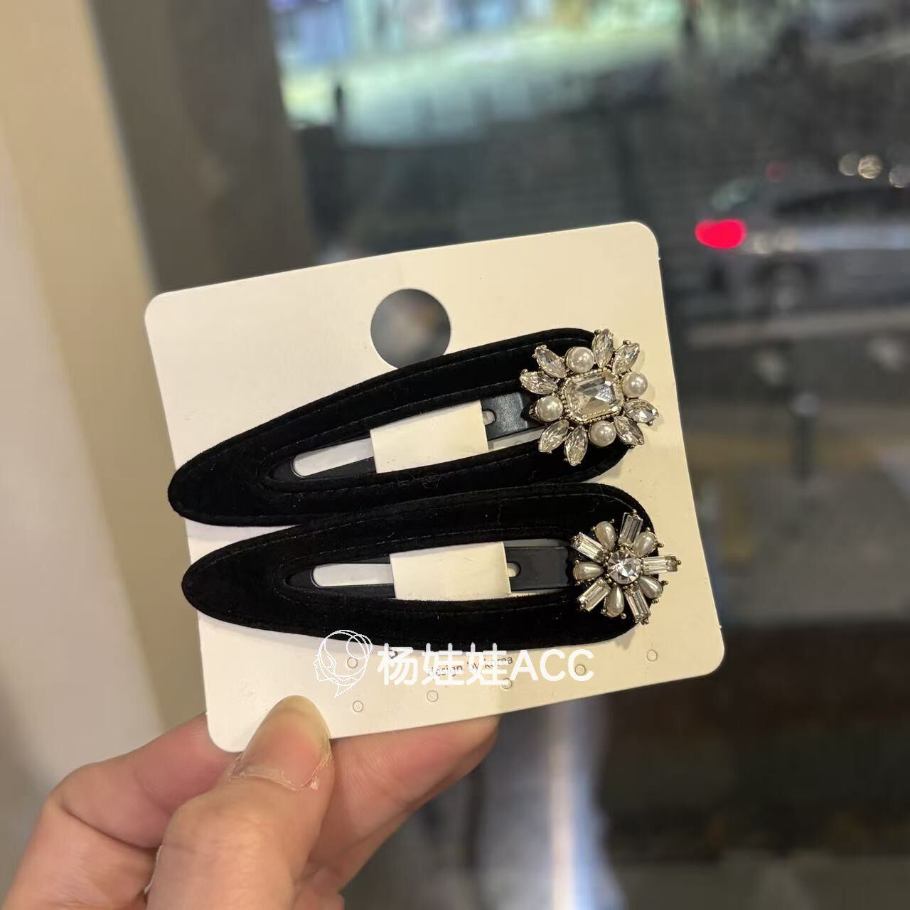 5121120韩国东大门Baket新款高级感丝绒花朵水钻掰掰夹发夹