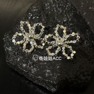 lei新款 高级感精致小花镀银耳钉 640103韩国东大门trois
