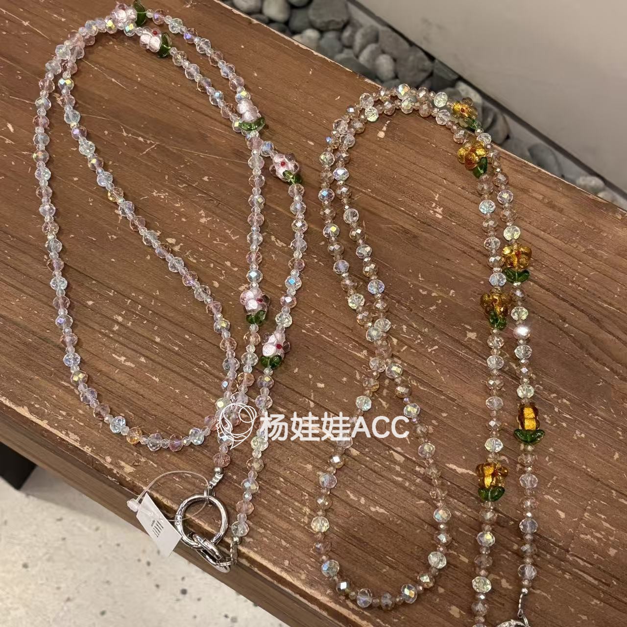 592918韩国东大门Baket新款高级感珠光水晶小花手机链包挂件