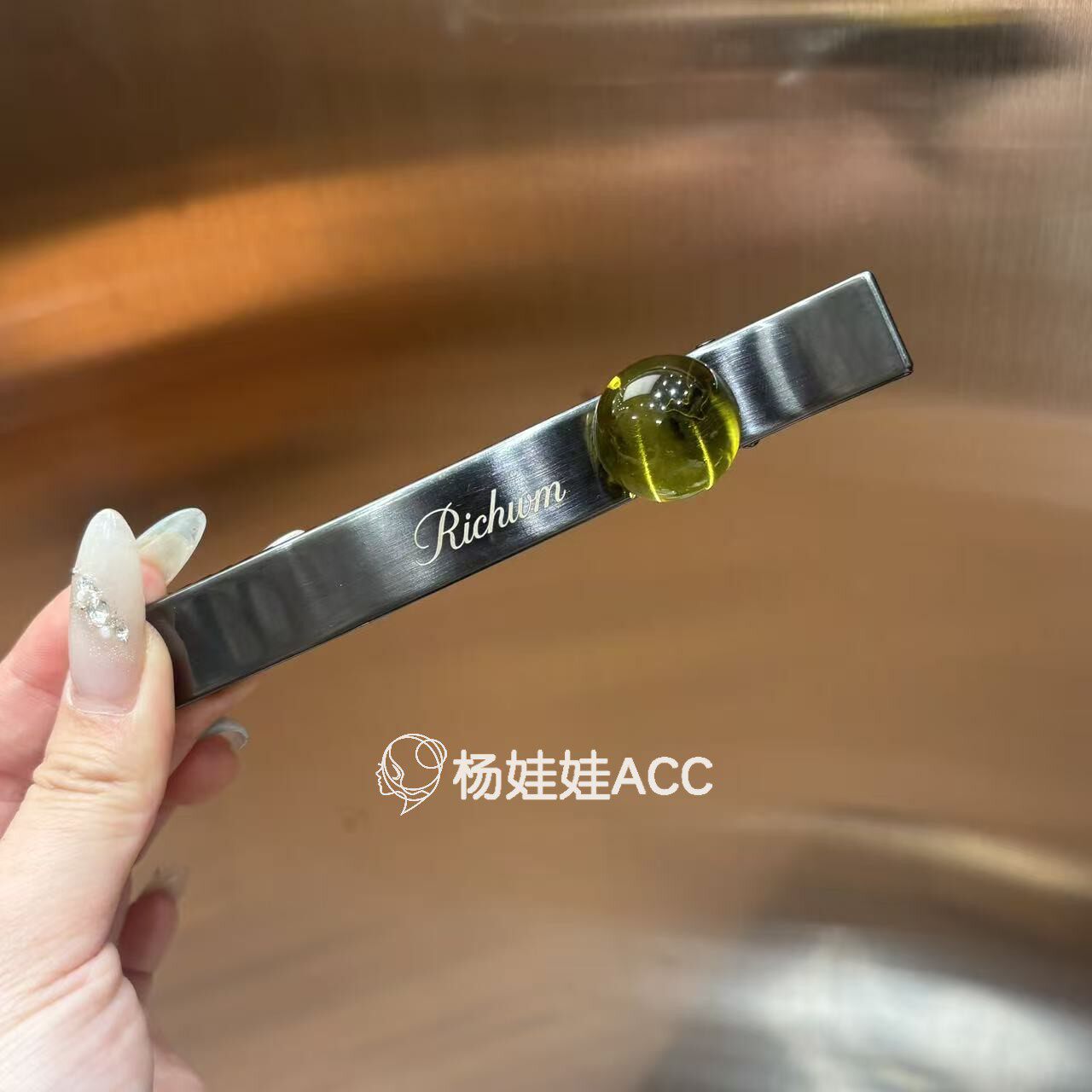 660804韩国东大门rich women新款高级感日常通勤糖球懒人夹