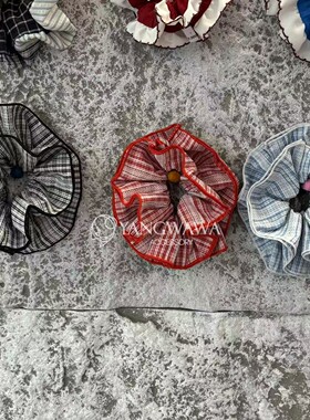 532620韩国东大门Trois de LEI复古格纹褶皱大肠发圈