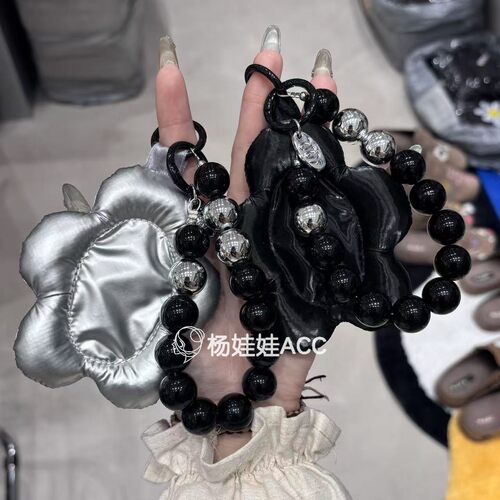 5100103韩国东大门makomaki新款潮流高级感蓬松花朵小镜子包挂件