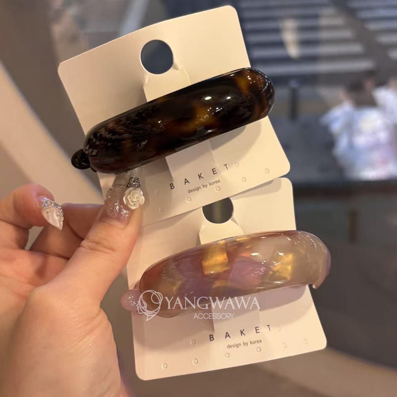 551922韩国东大门Baket新款高级感复古半圆自流体香蕉夹马尾扣