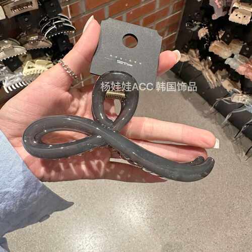 nyunyu简约高级感亚克力鲨鱼抓夹