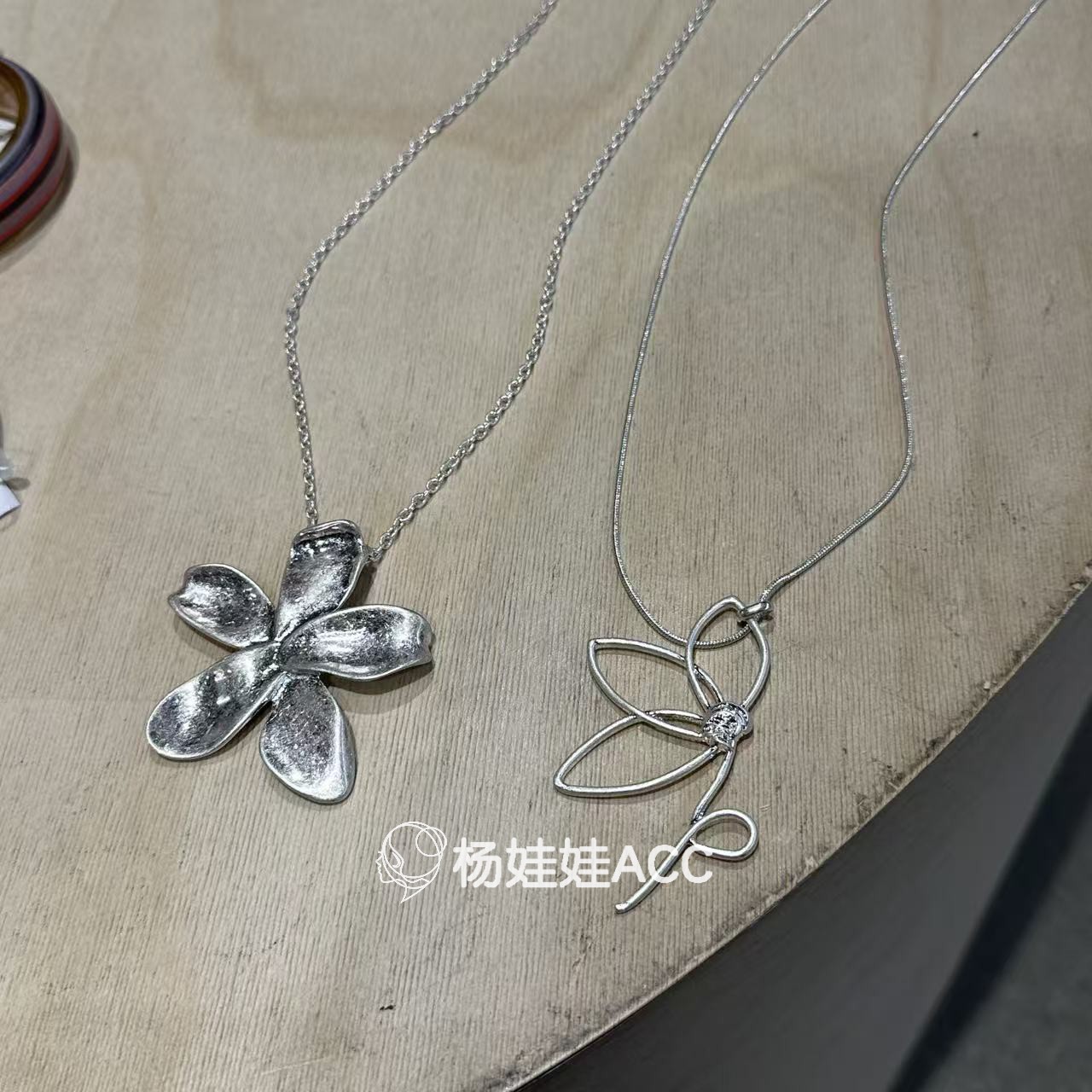 691024杨娃娃韩国正品新款时尚甜美金属花朵长款毛衣链项链
