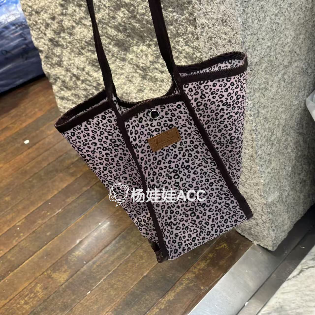 632203韩国东大门wing新款高级感豹纹方形单肩包(按扣款)