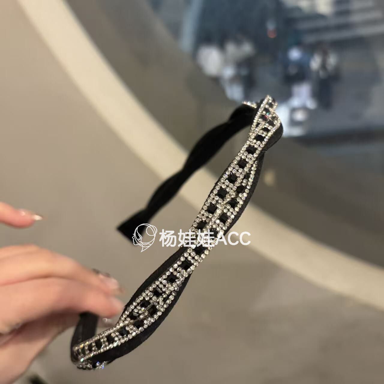 631917韩国东大门Baket新款甜美优雅日常麻花闪钻宅款发箍