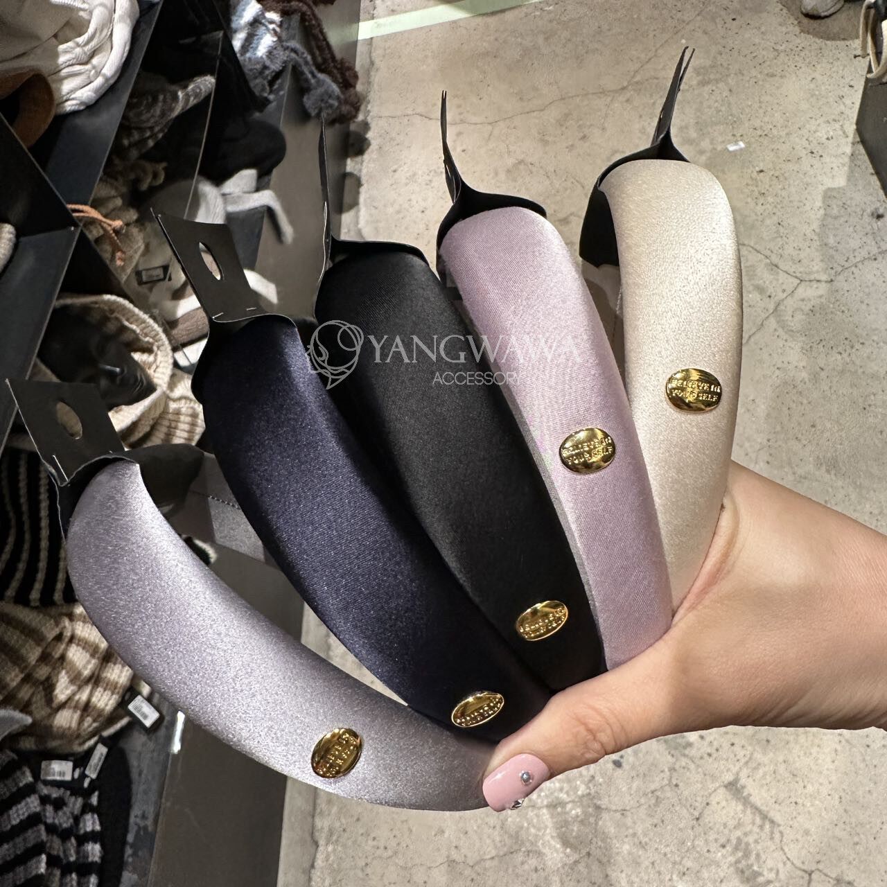 492812韩国东大门nyunyu纯色缎面简约款发箍