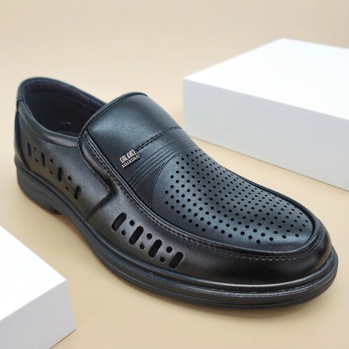 2026夏季镂空皮鞋男凉鞋中老年老式休闲凉鞋平底打孔鞋透气一脚蹬