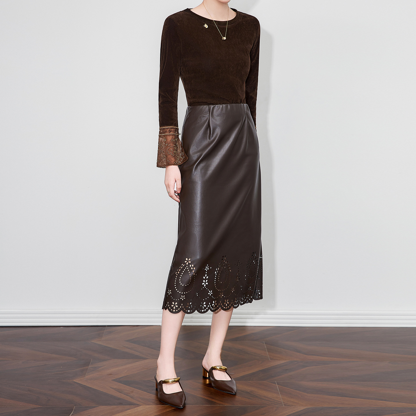 RMO&JUL高品质复古PU蛋白皮中长半身裙直筒镂空剪花长裙罗家女装