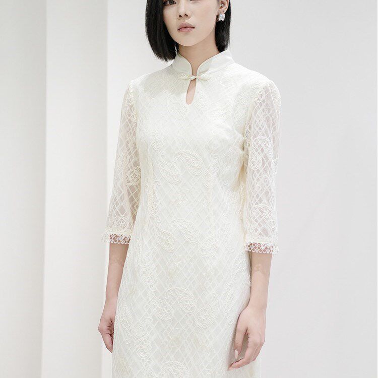 曼娅奴女装2025秋冬新款优雅新中式修身蕾丝绣花连衣裙MP34DC604