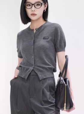 曼娅奴女装秋季新款高级感圆领短