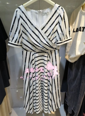 曼娅奴专柜正品2023年夏装新款条纹V领连衣裙女MN22DA124