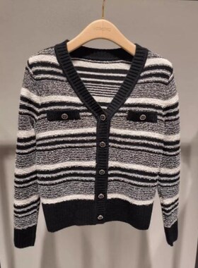 曼娅奴2024年小香风款春款V领针织开衫上衣女MO12JK216