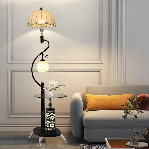 客厅中古风落地灯沙发边置物茶几