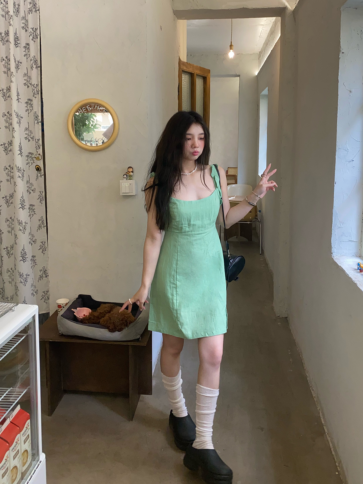Eve H 设计感绑带露背吊带连衣裙女2024新款小个子修身纯色棉麻裙