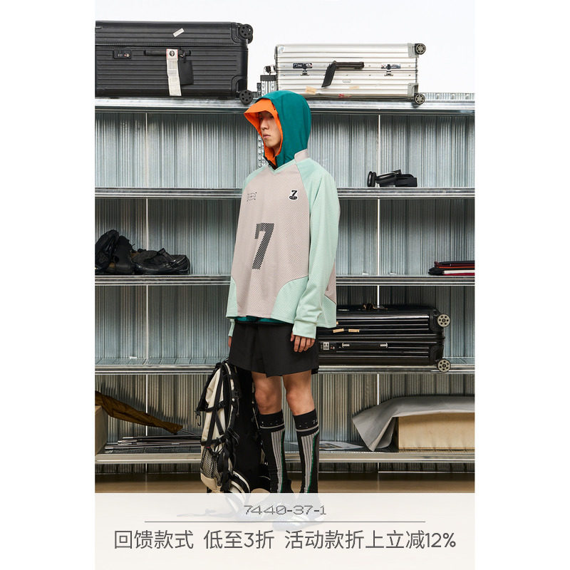 7440 37 1 双色入“7”号球衣T恤 - 实物图