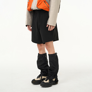 7440 37 1 黑色标识五分速干短裤