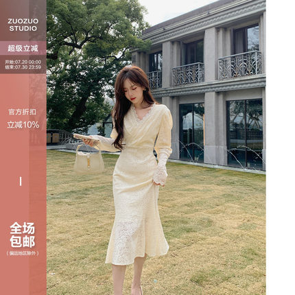 佐佐家小个子 气质花边V领收腰显瘦连衣裙女冬季镂空蕾丝长款裙子