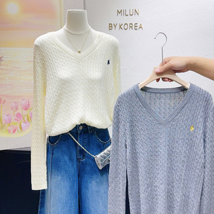 自留巨显瘦~韩国订单款202老钱风刺绣小马简约V领绞花毛衣针织衫