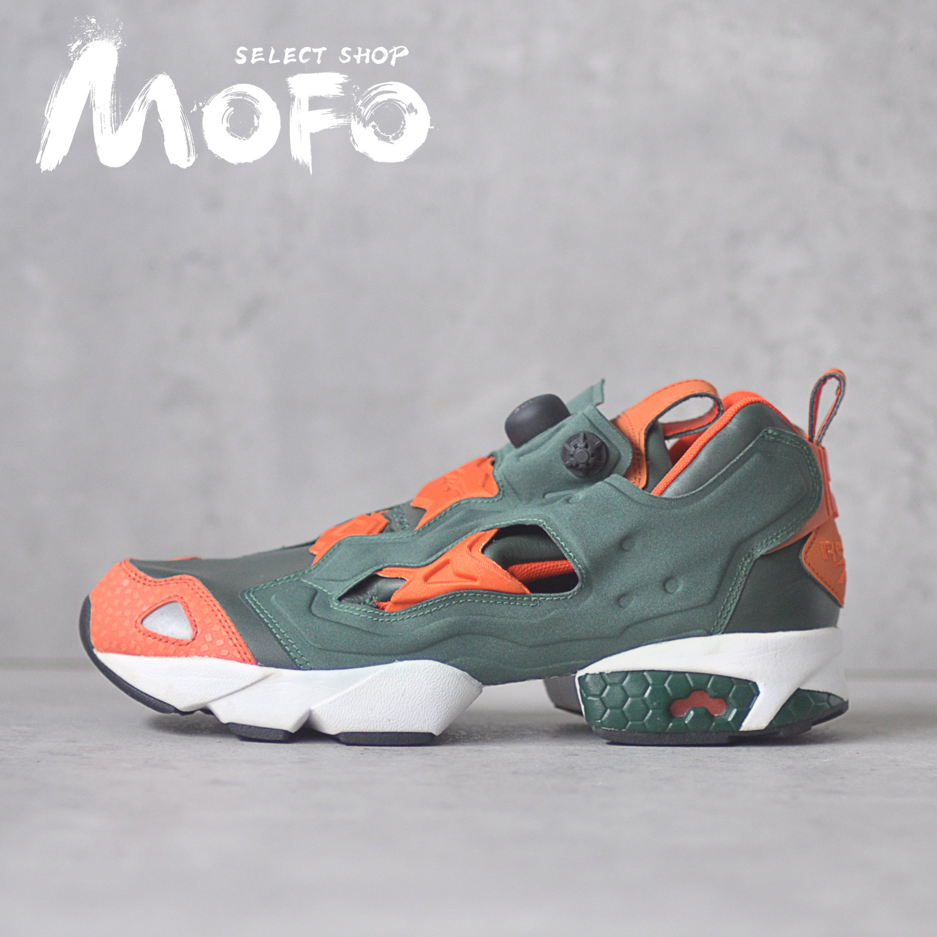 Reebok 锐步复古跑步 绿橘 V53781 鞋底轻微氧化 闲置