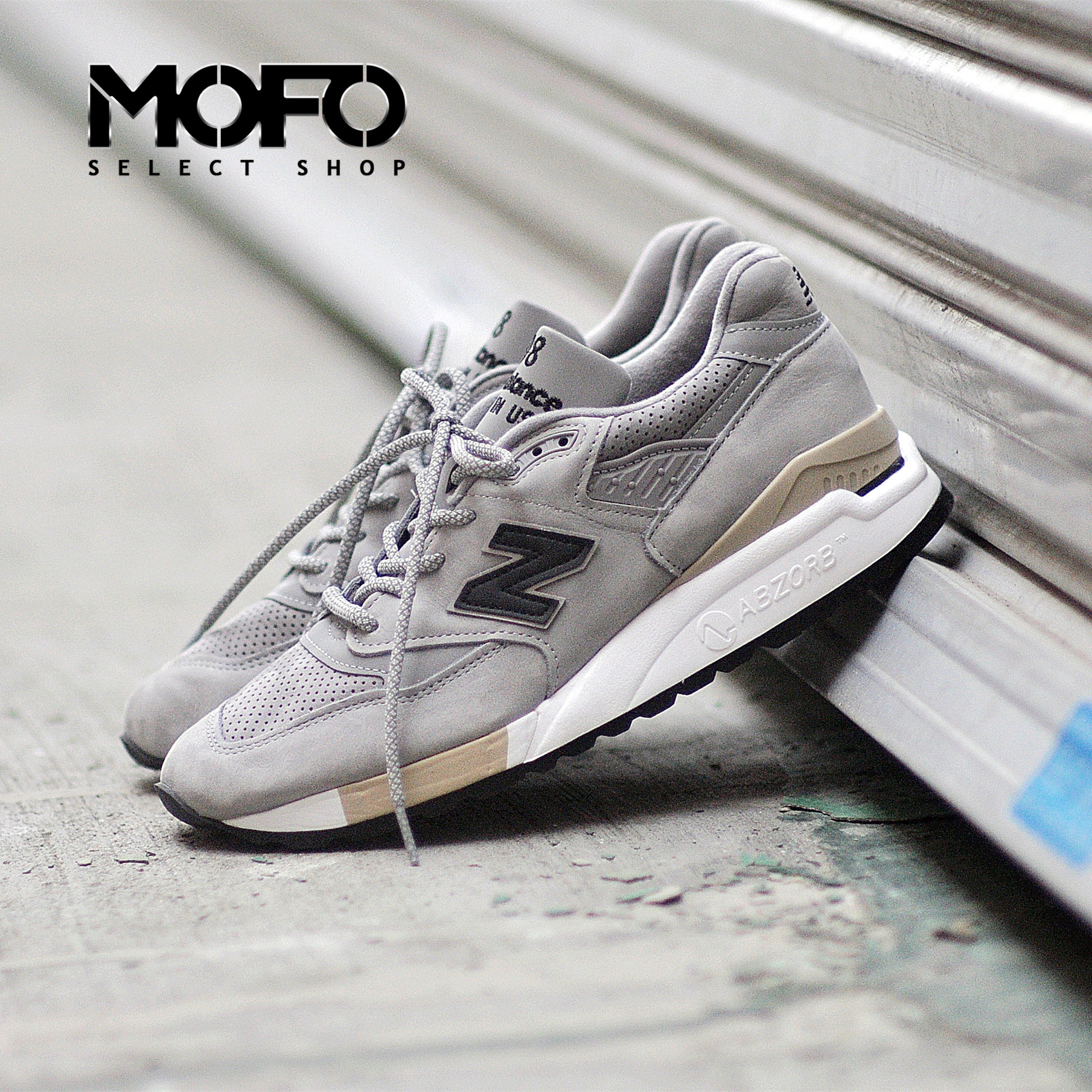998
