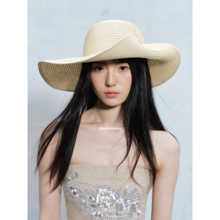 原创设计款卷边大檐草帽女2025翘边夏新款遮阳帽度假海边沙滩帽子