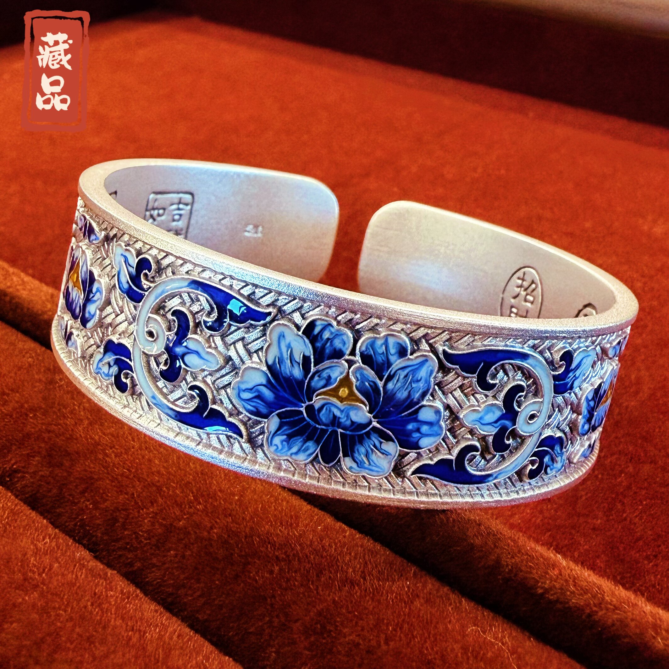张太太编号23607蓝莲花手镯克重约77克开口足银999宽约18咪宽面