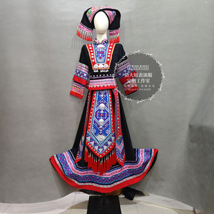 租赁少数民族舞蹈演出服重工刺绣流苏长摆裙广西壮族侗族表演服装