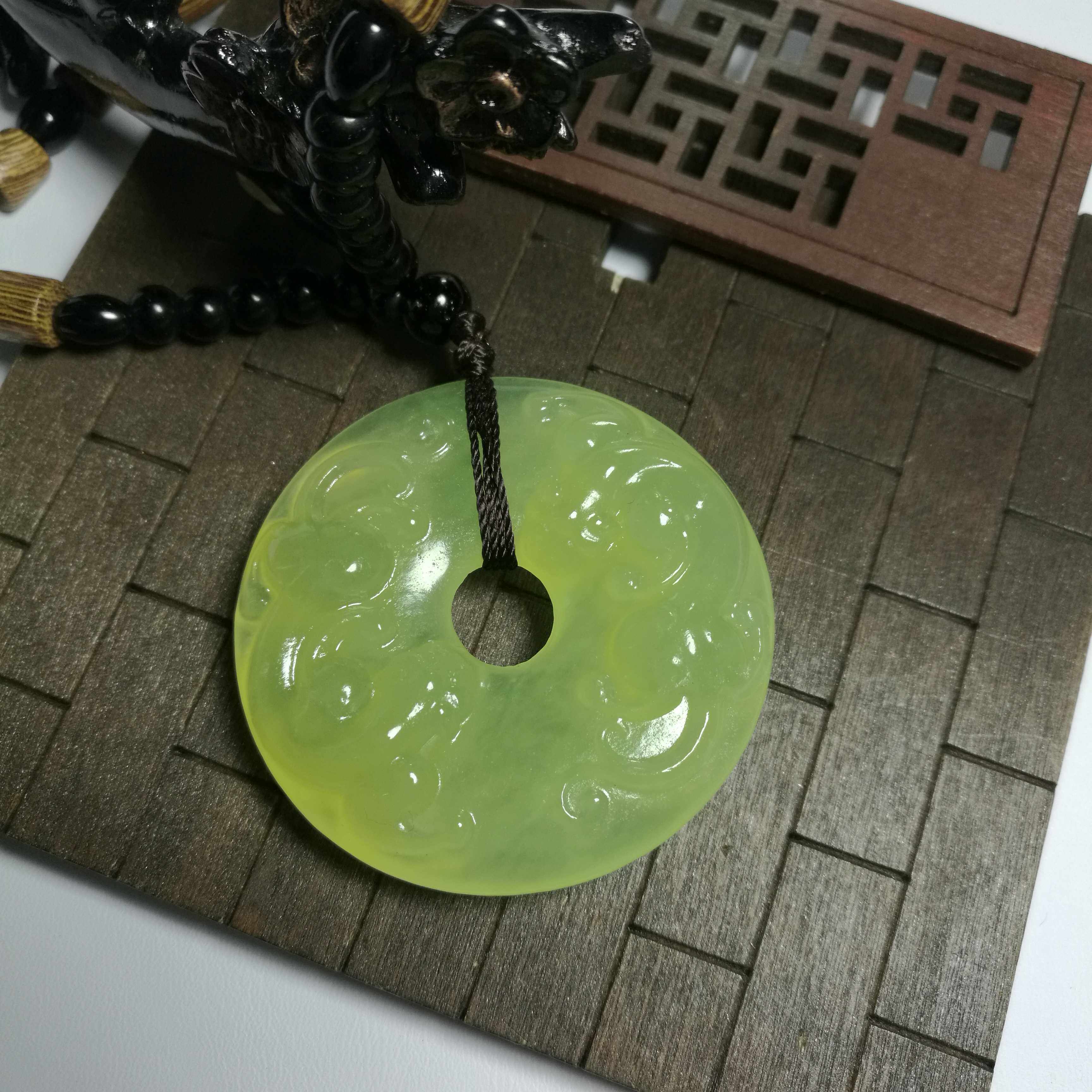 岫岩玉介绍,岫岩玉是暖玉还是凉玉,岫岩玉石品种_大山谷图库