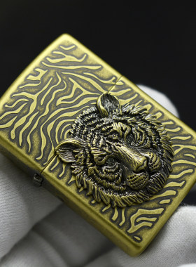 原装正品ZIPPO打火机  古铜三面刻水晶虎头贴章 虎眼  美国ZIPPO